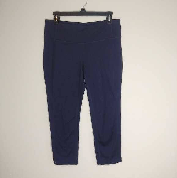 lululemon athletica Pants - Lululemon Crops Dark Navy Blue Stitching Size 8